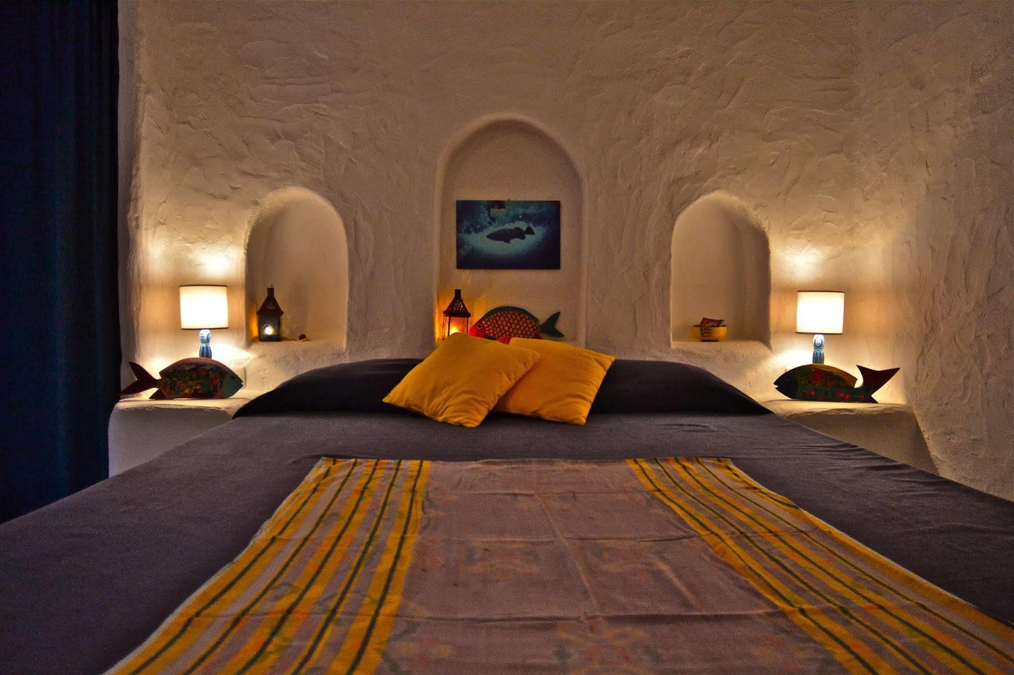 Bed and Breakfast Poecylia à Carloforte  Extérieur photo