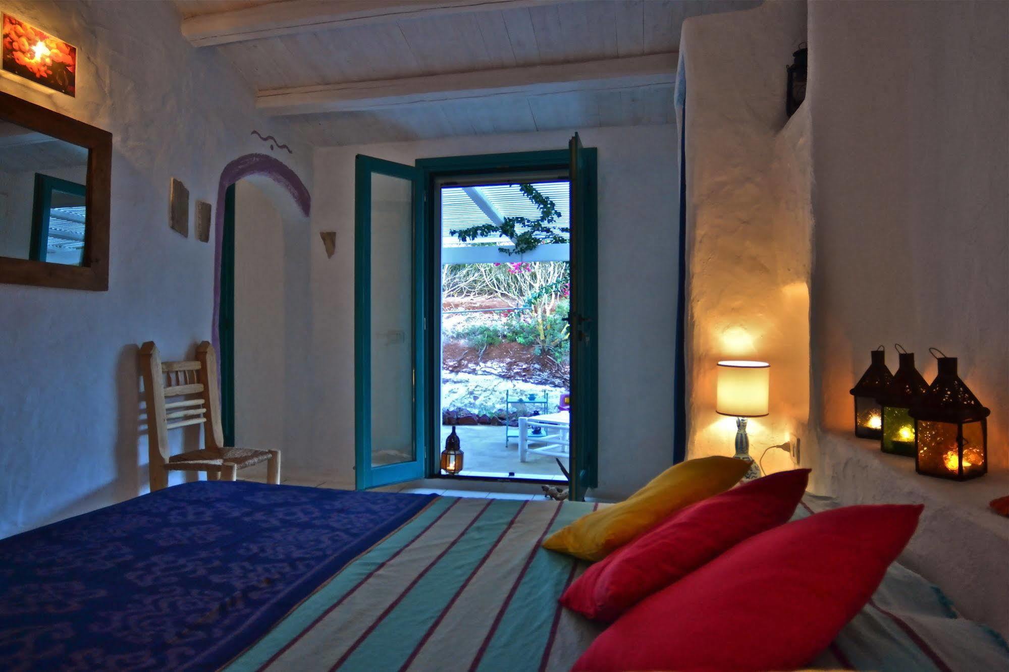 Bed and Breakfast Poecylia à Carloforte  Extérieur photo